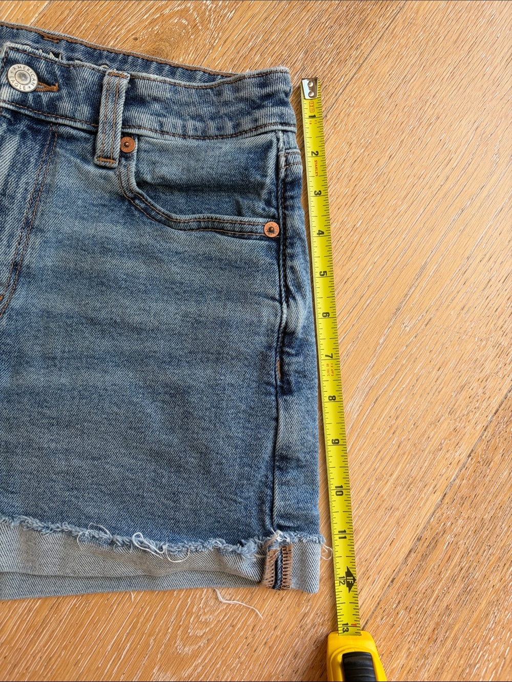 Women’s American Eagle Mom Shorts Size 2 - Picture 4 of 8